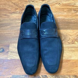 Gucci Men’s Black Suede Loafers with Black Leather Horsebit Buckle Patch